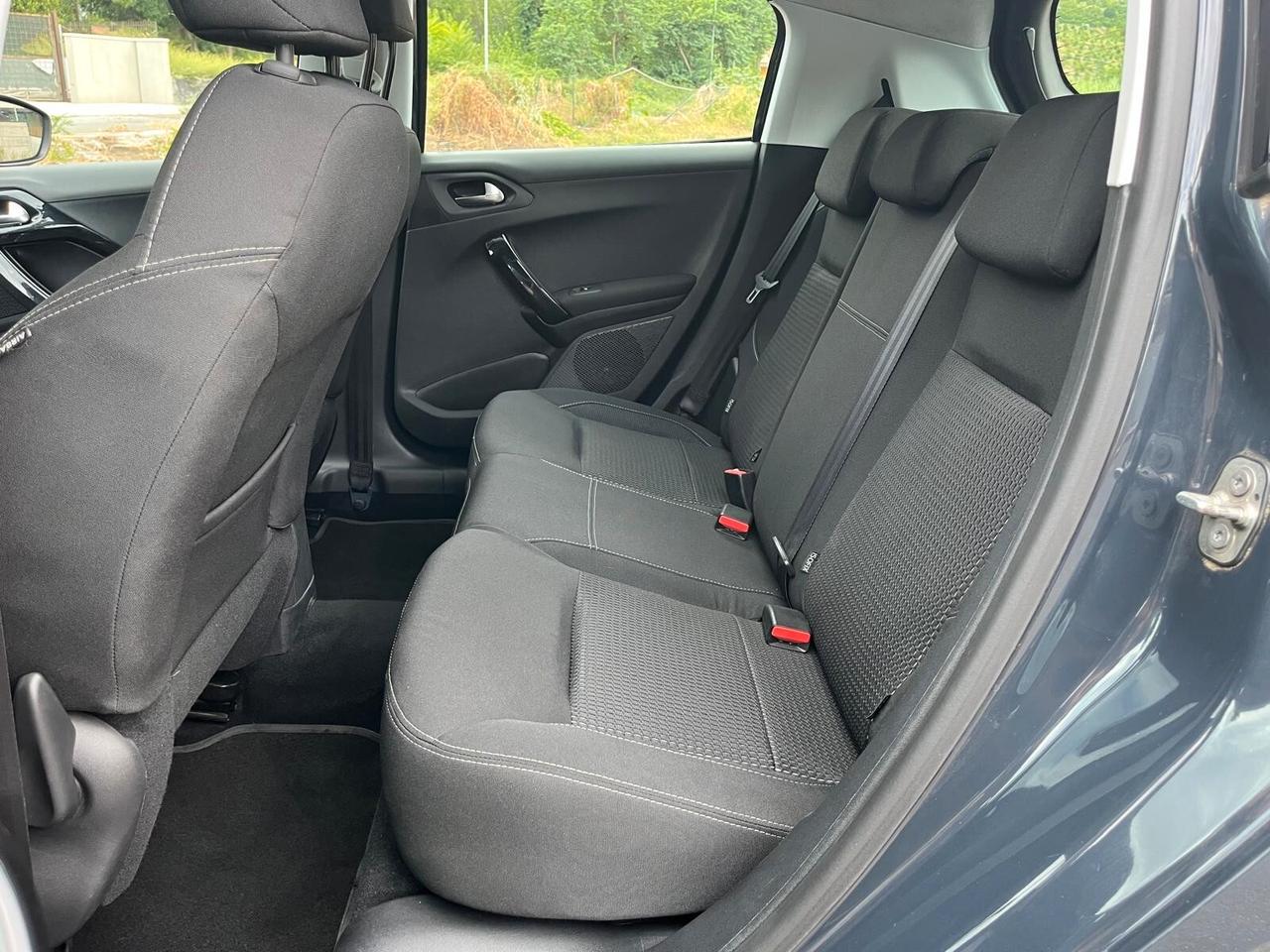 Peugeot 208 PureTech 82 5 porte Allure