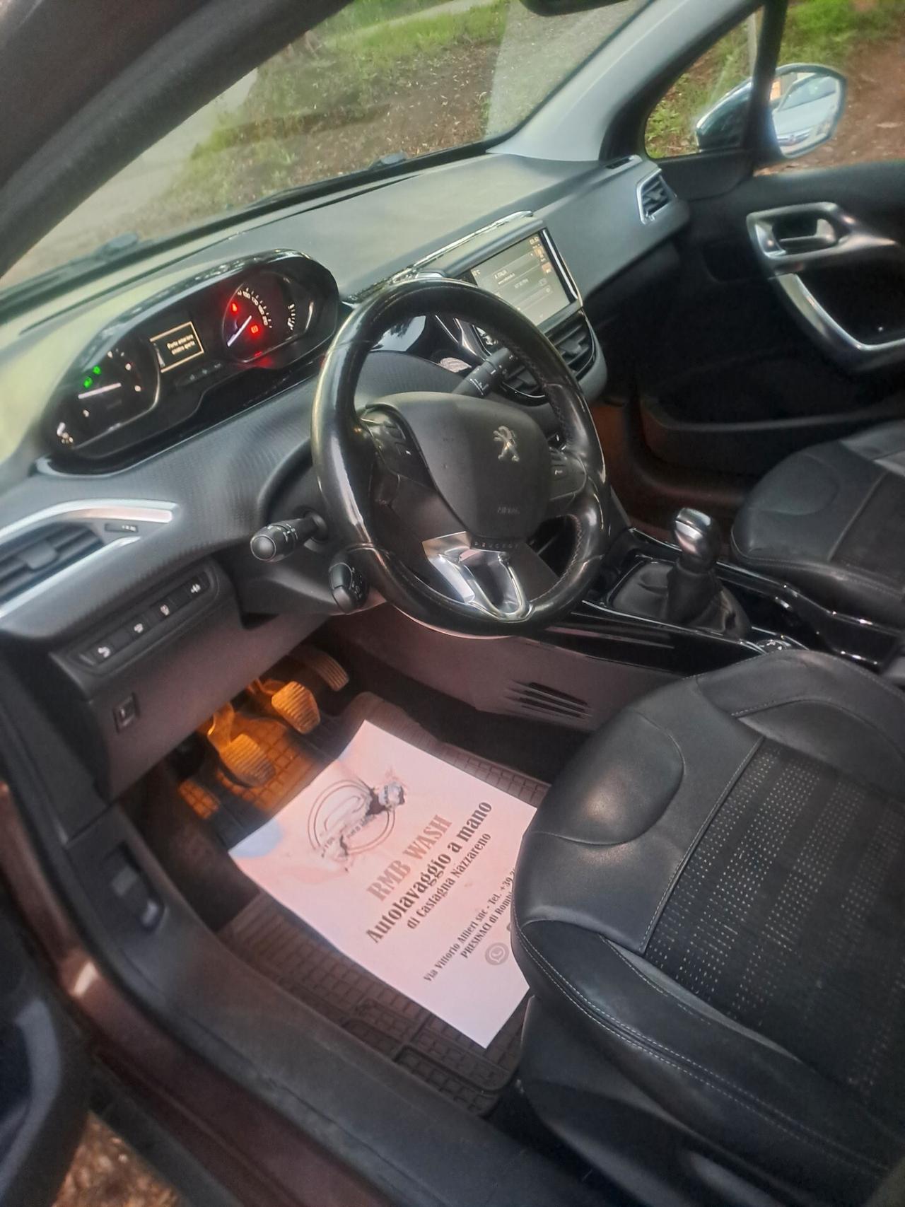 Peugeot 2008 1.6 e-HDi 92 CV Stop&Start Urban Cross