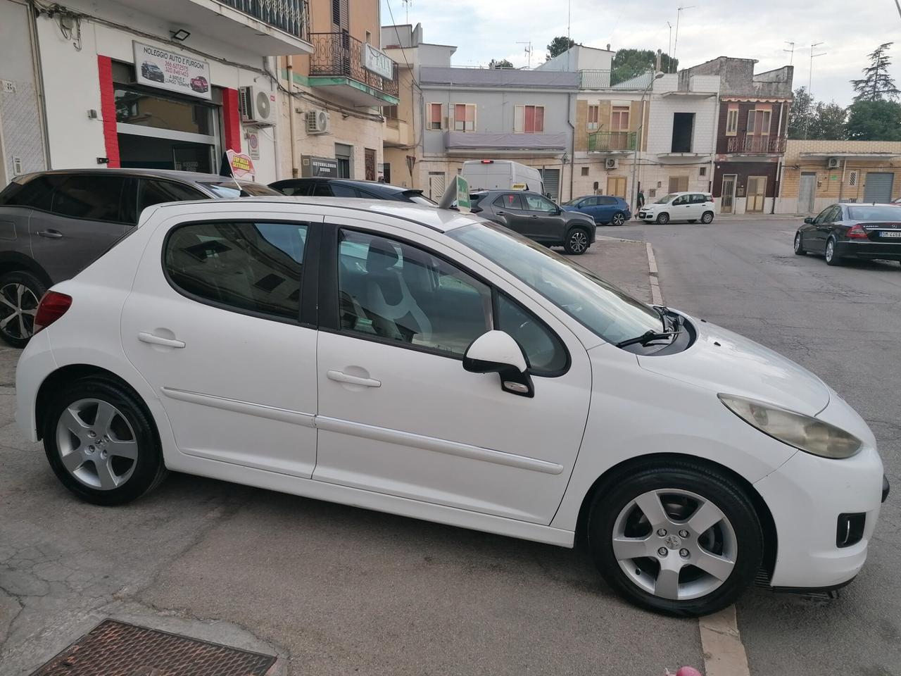 Peugeot 207 1.6 8V HDi 93CV 5p. Allure