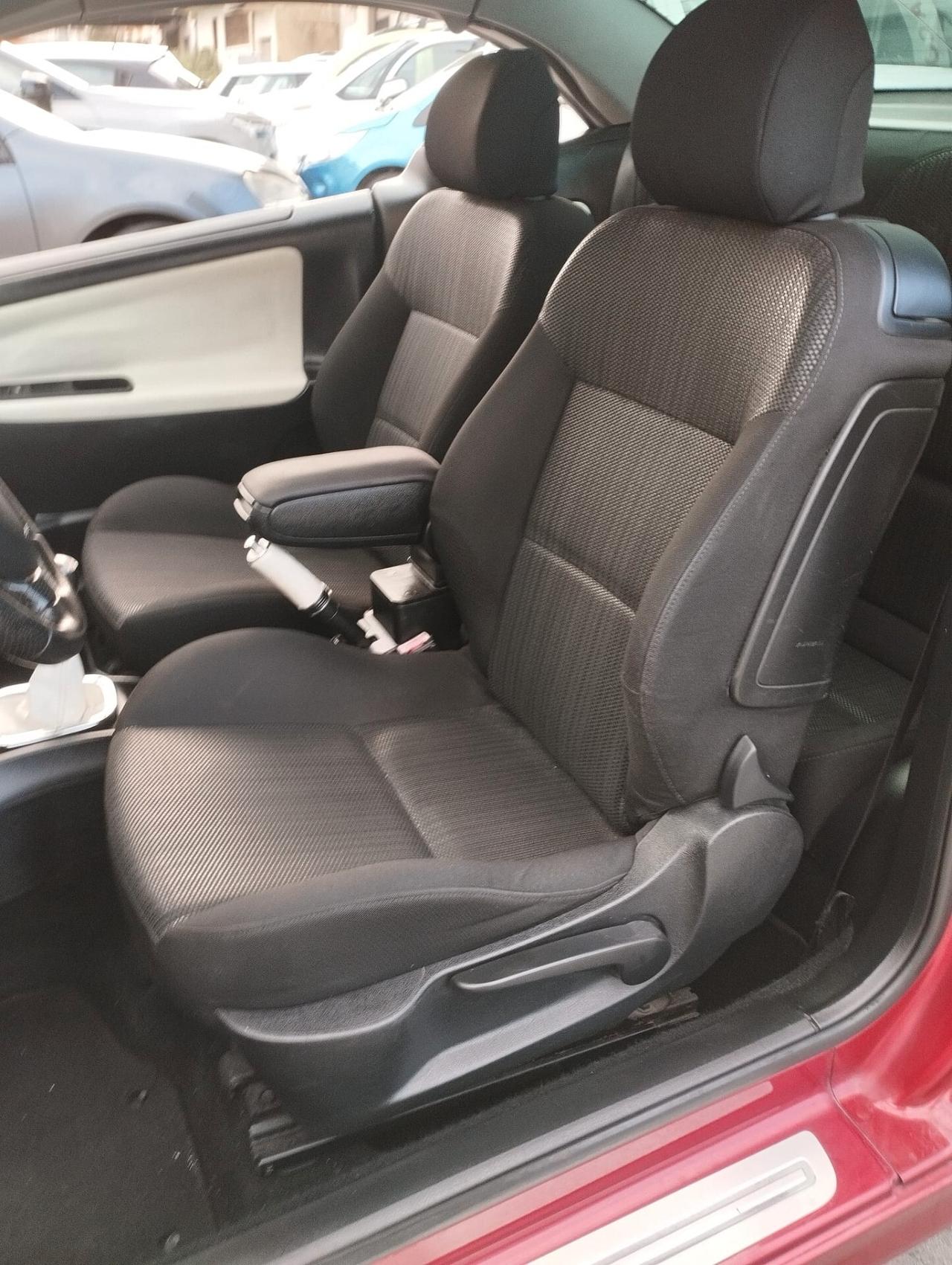 Peugeot 207 1.6 HDi 110CV CC Tecno