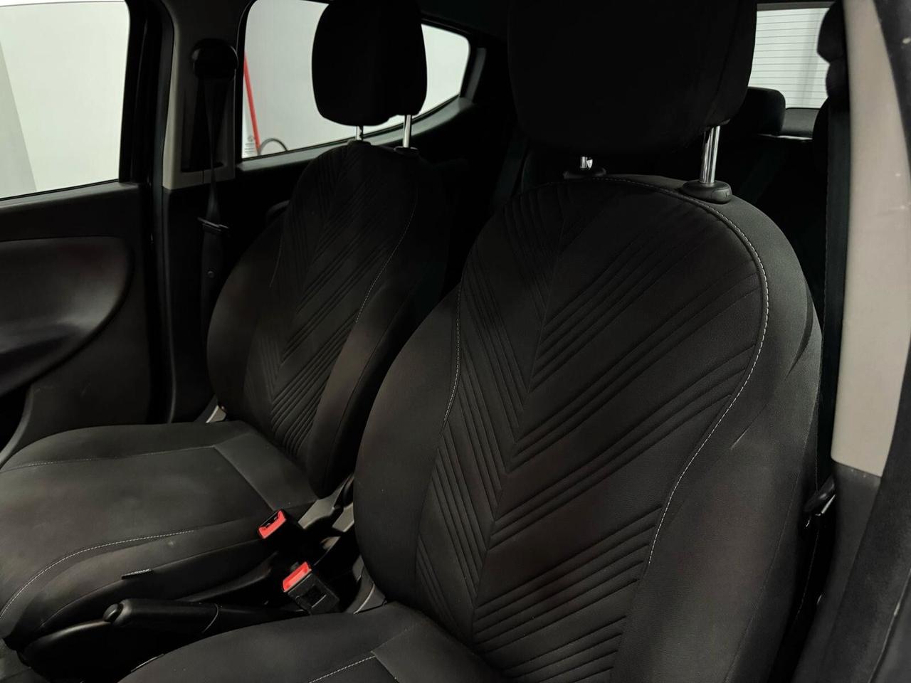 Lancia Ypsilon 1.0 FireFly 5 porte S&S Hybrid Ecochic UnYca