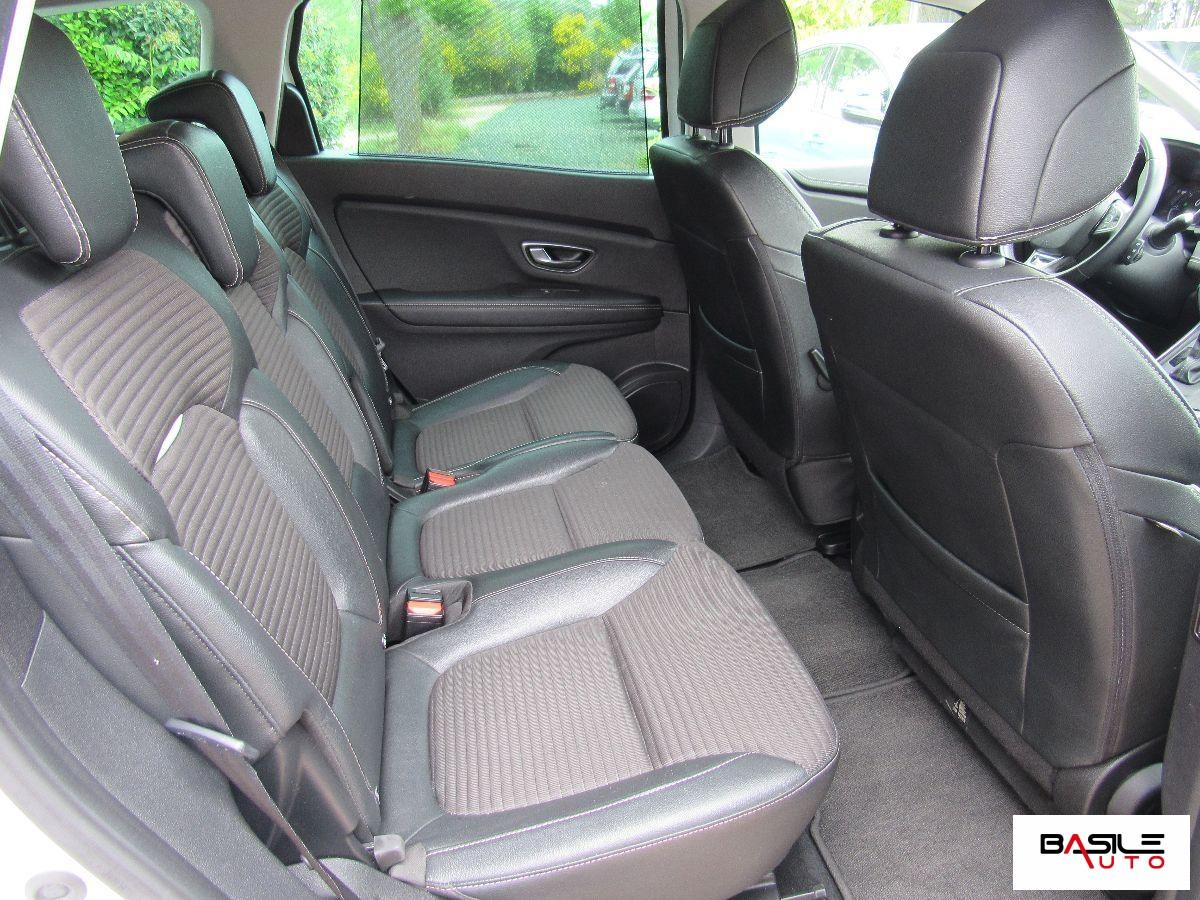 RENAULT - Grand Scénic - Blue dCi 120 CV Initiale Paris 7 POSTI