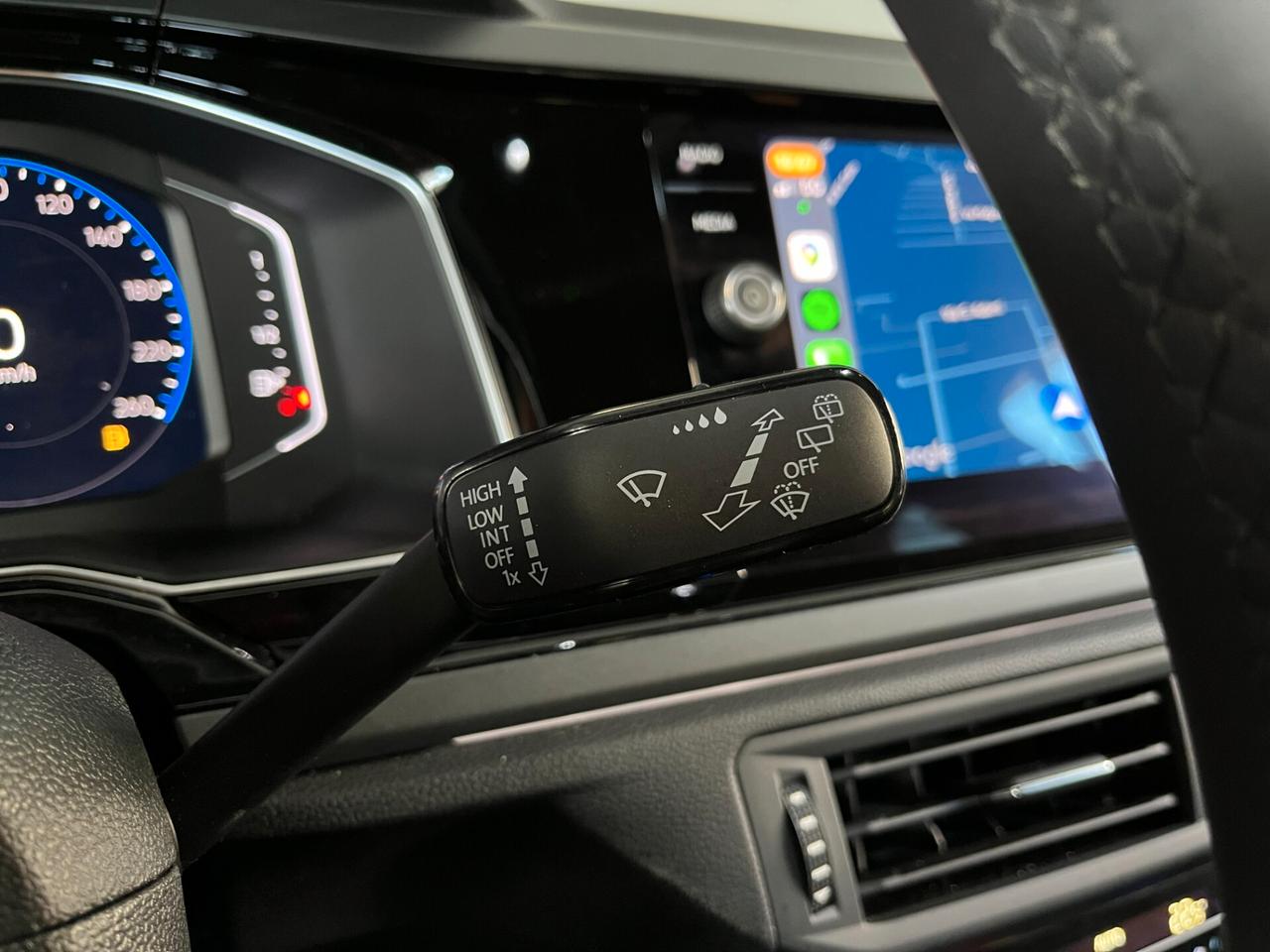 Volkswagen Polo 1.0cc TSI 110cv DSG "R-LINE" SOLO 8.250KM