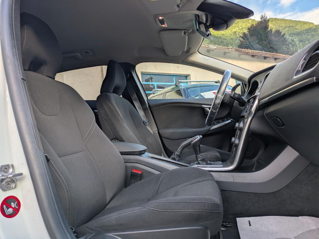 VOLVO V40 CROSS COUNTRY D2 MOMENTUM