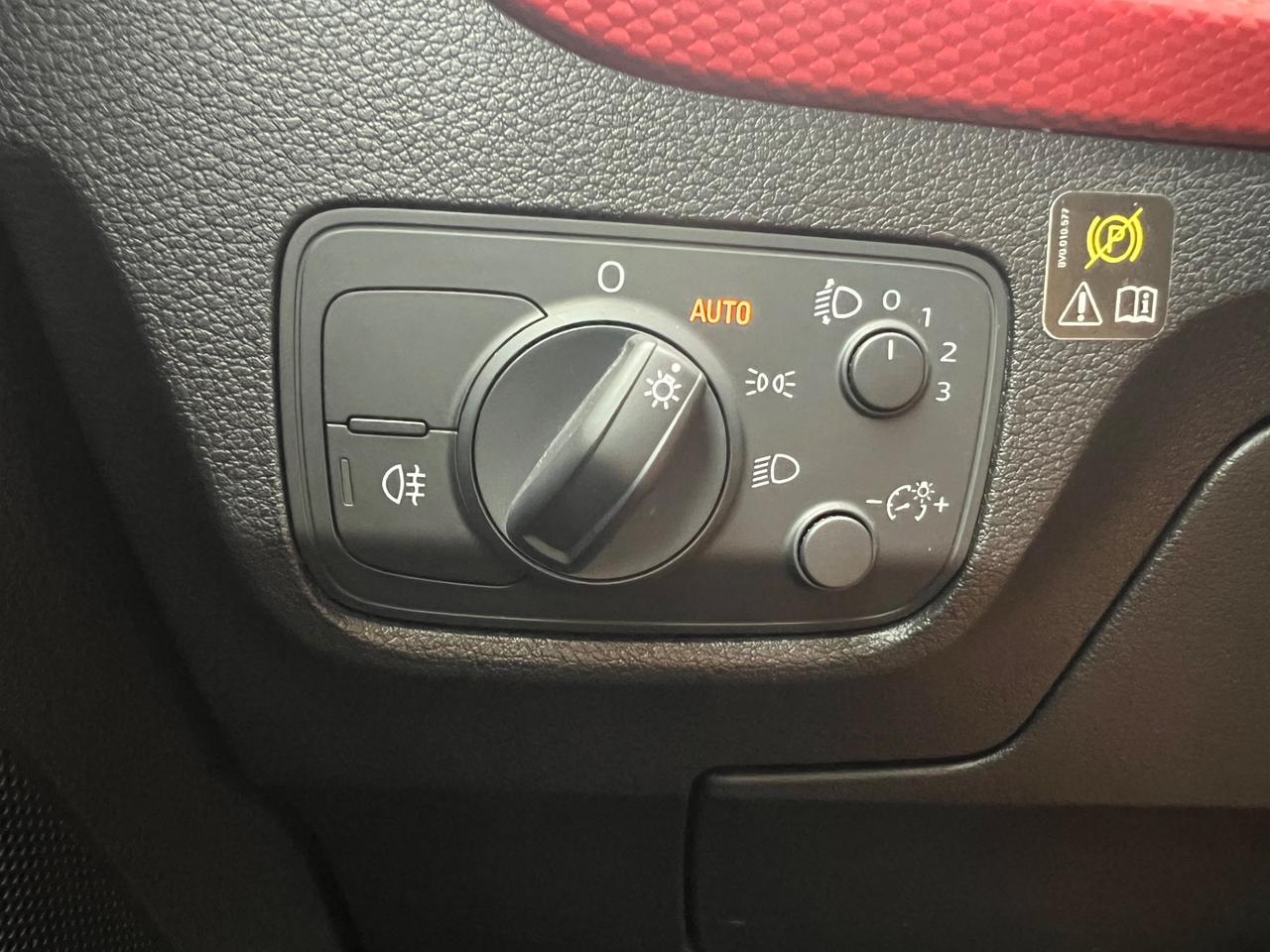 Audi Q2 30 TFSI Business Design