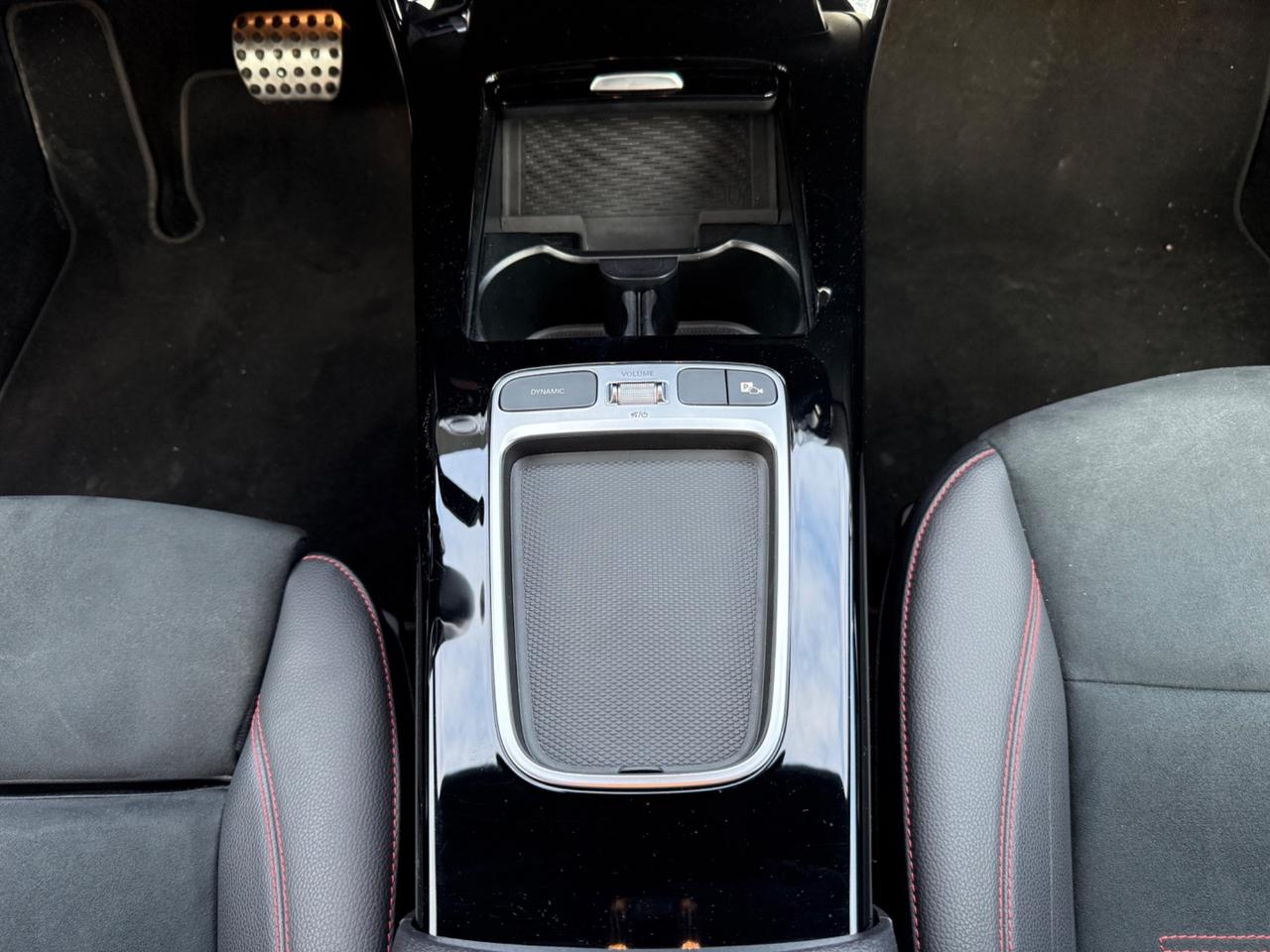 Mercedes-benz A 180 d AMG Line Premium