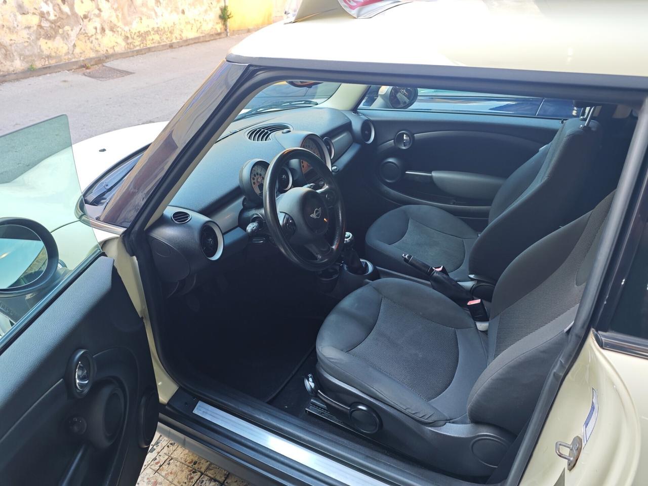 Mini 1.6 16V One (55kW)