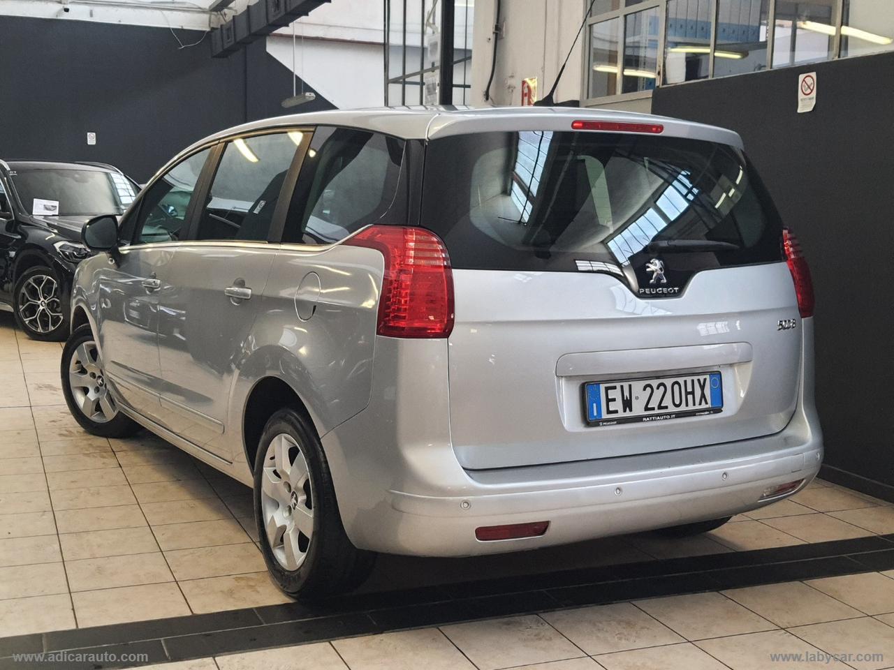 PEUGEOT 5008 1.6 HDi 115 CV Allure 7 POSTI