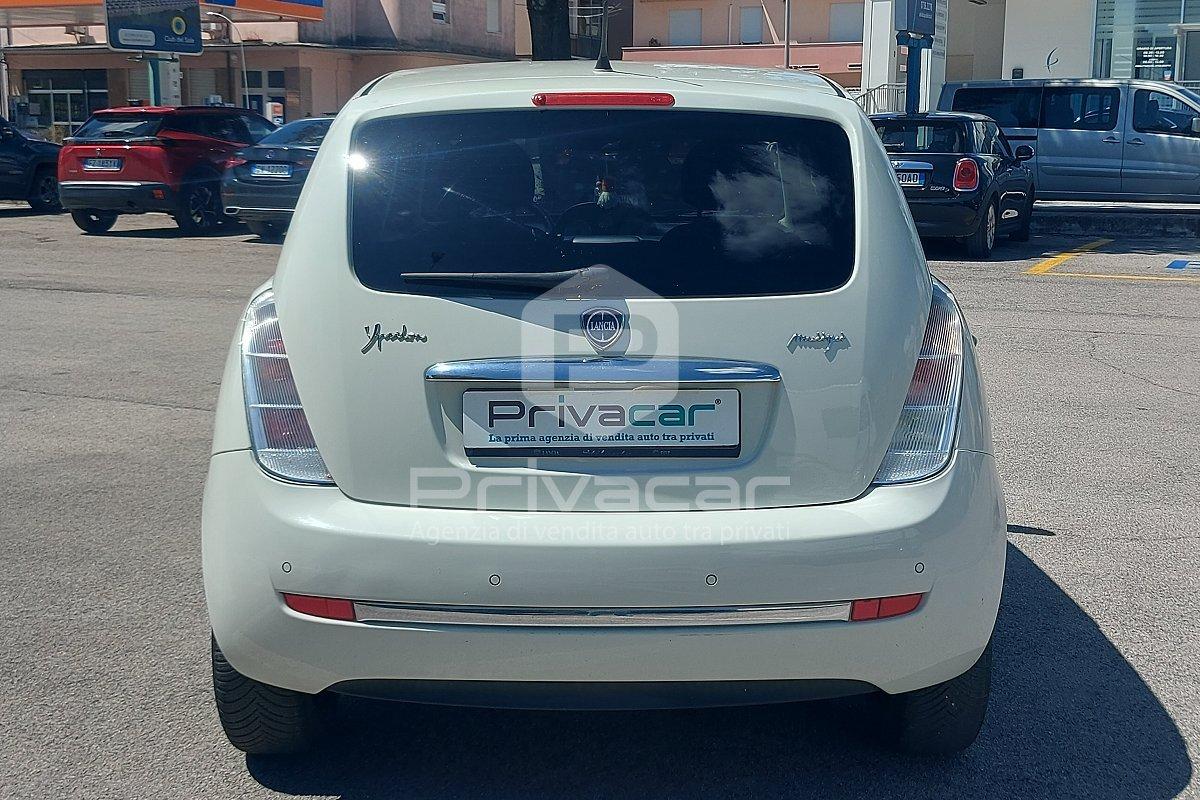 LANCIA Ypsilon 1.3 MJT 75 CV MomoDesign