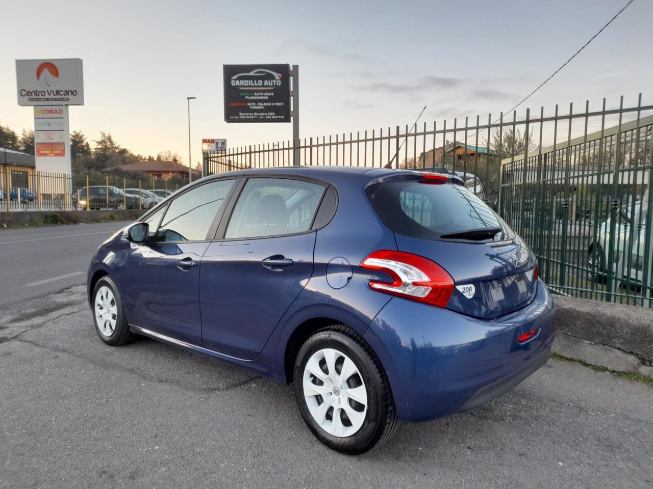 Peugeot 208 1.4 HDi 68 CV 5 porte lika