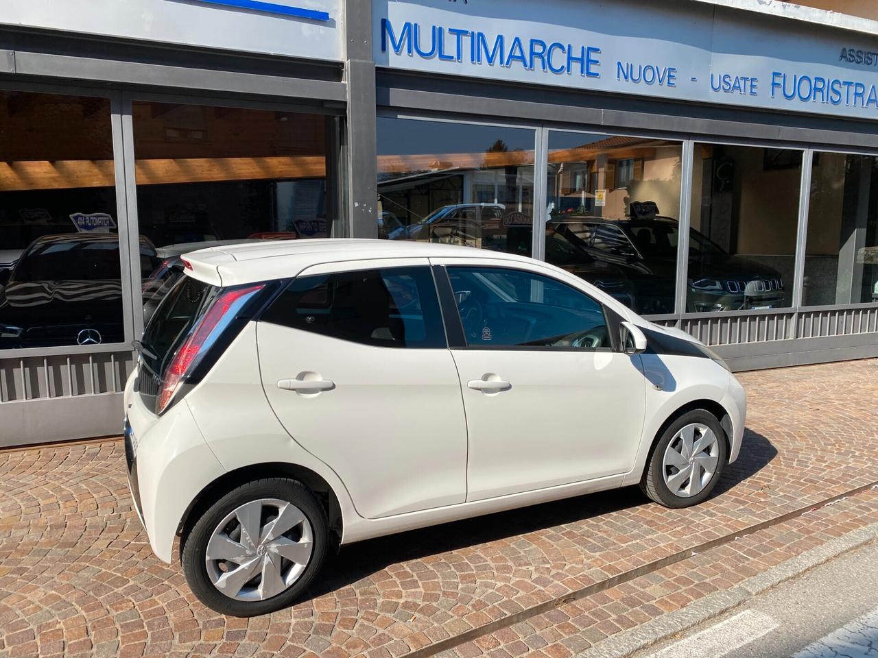 Toyota Aygo 1.0 VVT-i 69 CV 5 porte x-clusiv