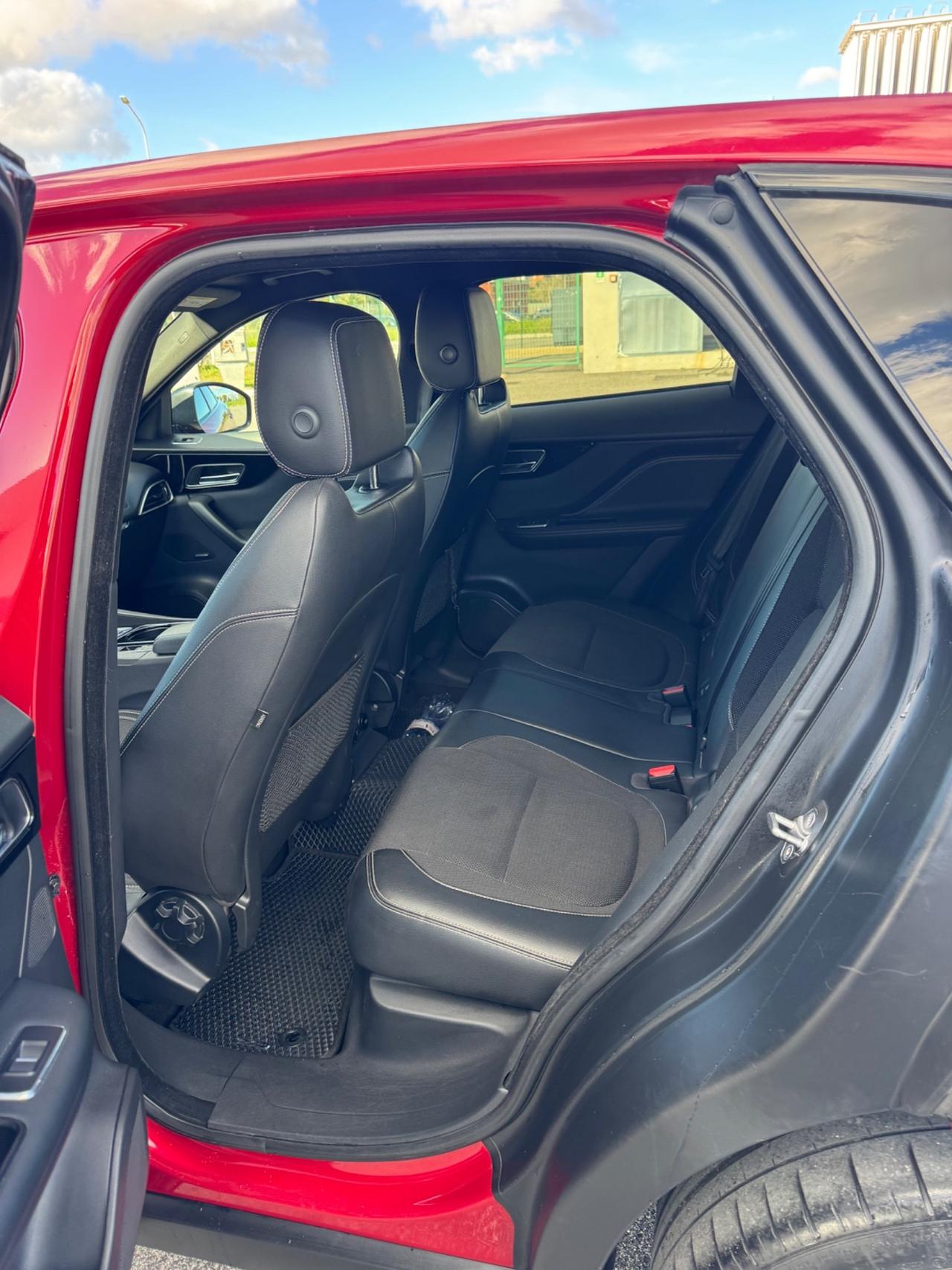 Jaguar F-Pace 3.0 D V6 300 CV AWD aut. Prestige