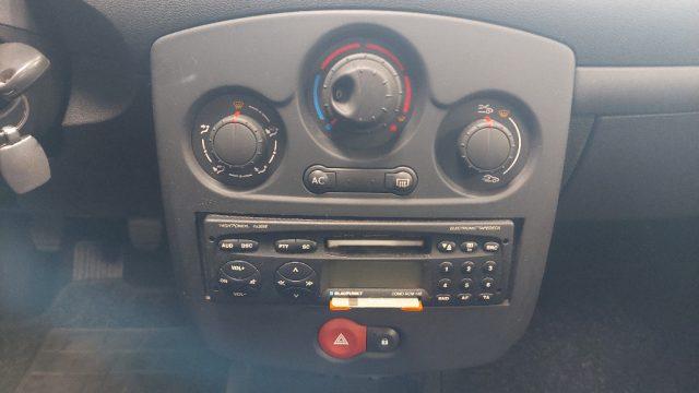 RENAULT Clio 1.2 16V 5 porte 4U Pack