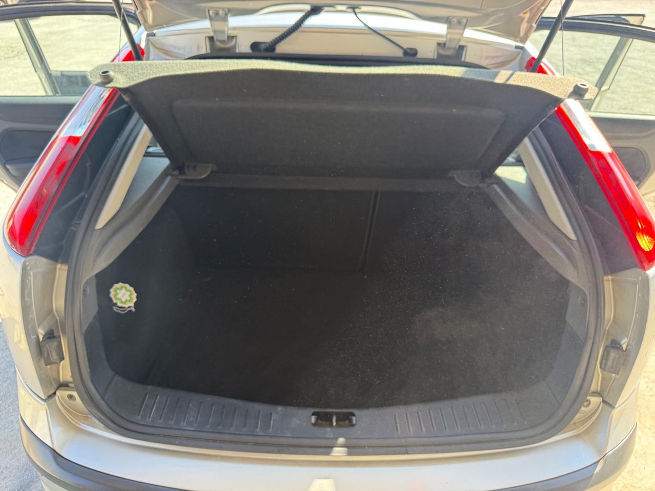 Ford Focus Diesel 1.6 TDCi Neopatentati UNIPROPRIETÀ