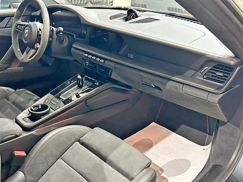 Porsche 911 Carrera GTS