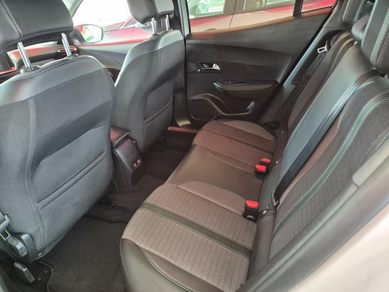 Peugeot 2008 BlueHDi 110 S&S Allure Pack