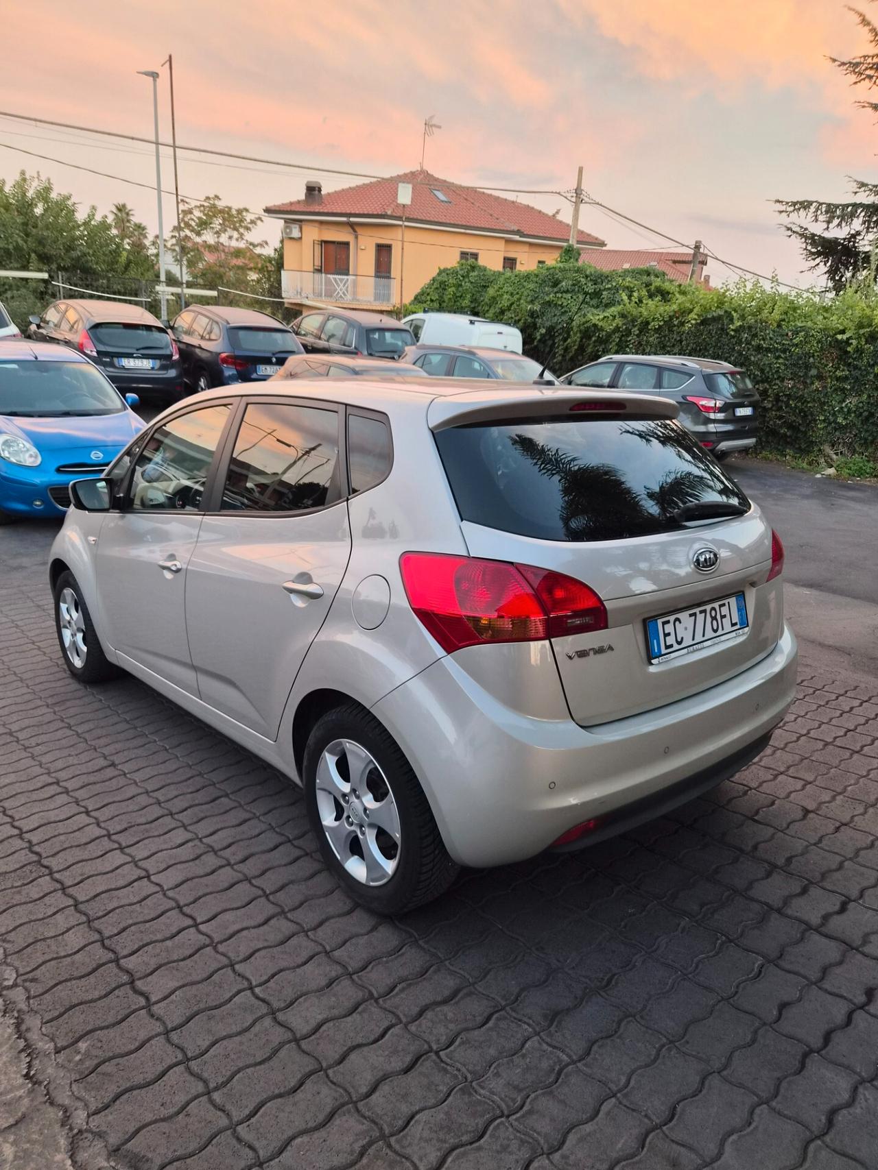 Kia Venga 1.4 CVVT Fullsky