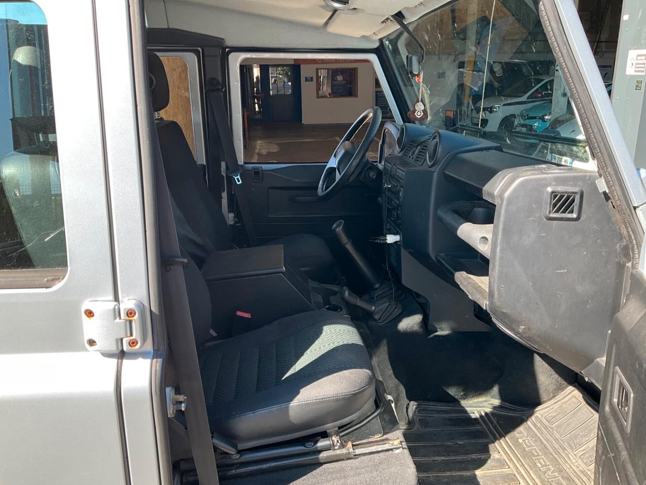 Land Rover Defender 110 2.4 TD4 Station Wagon N1