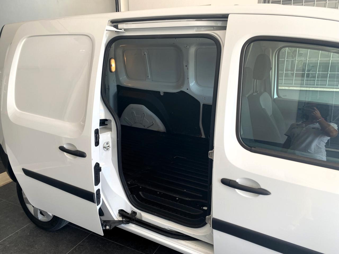 Renault Kangoo Blue dCi 115CV Maxi Furgone
