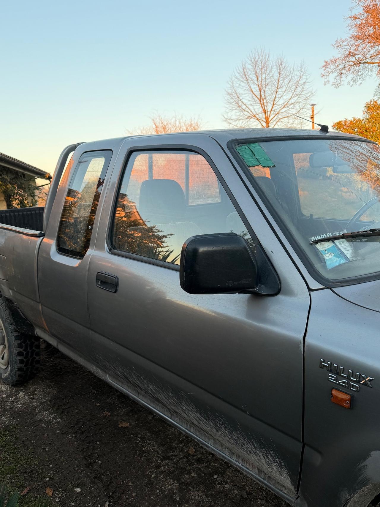 Toyota Hilux 2.4 D 4WD Extracab DC Pick-up