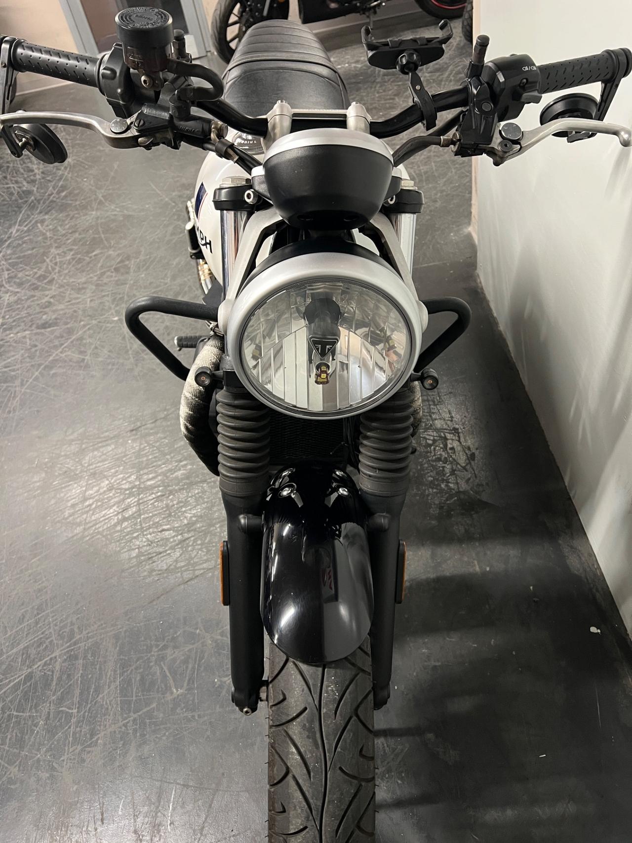 Triumph Street Twin