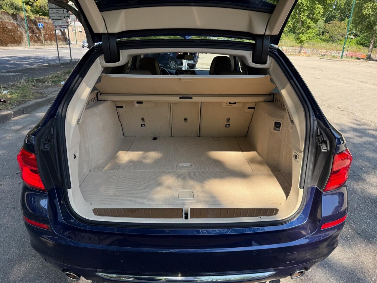 BMW 520d G31 2019 xDrive Touring Luxury