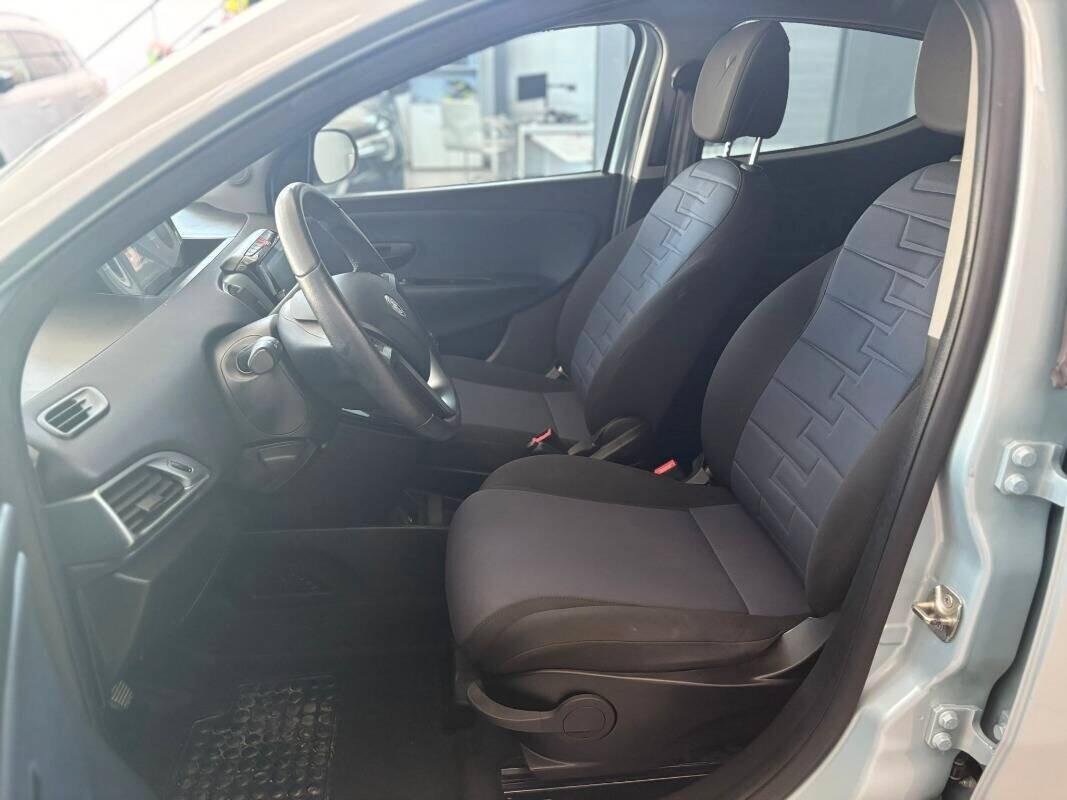 Lancia Ypsilon 1.0 FireFly 5 porte S&S Hybrid Gold