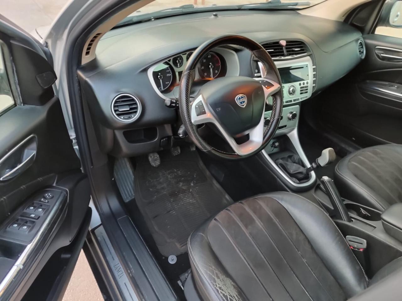 Lancia Delta 1.6 MJT DPF 2011!!