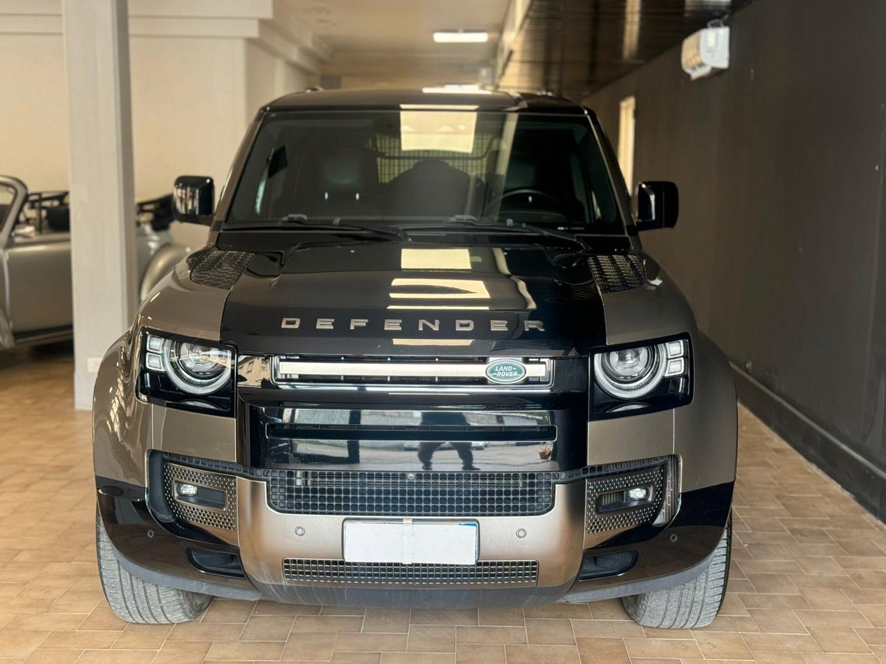 Land Rover Defender 110 3.0D I6 200 CV AWD Auto X-Dynamic S