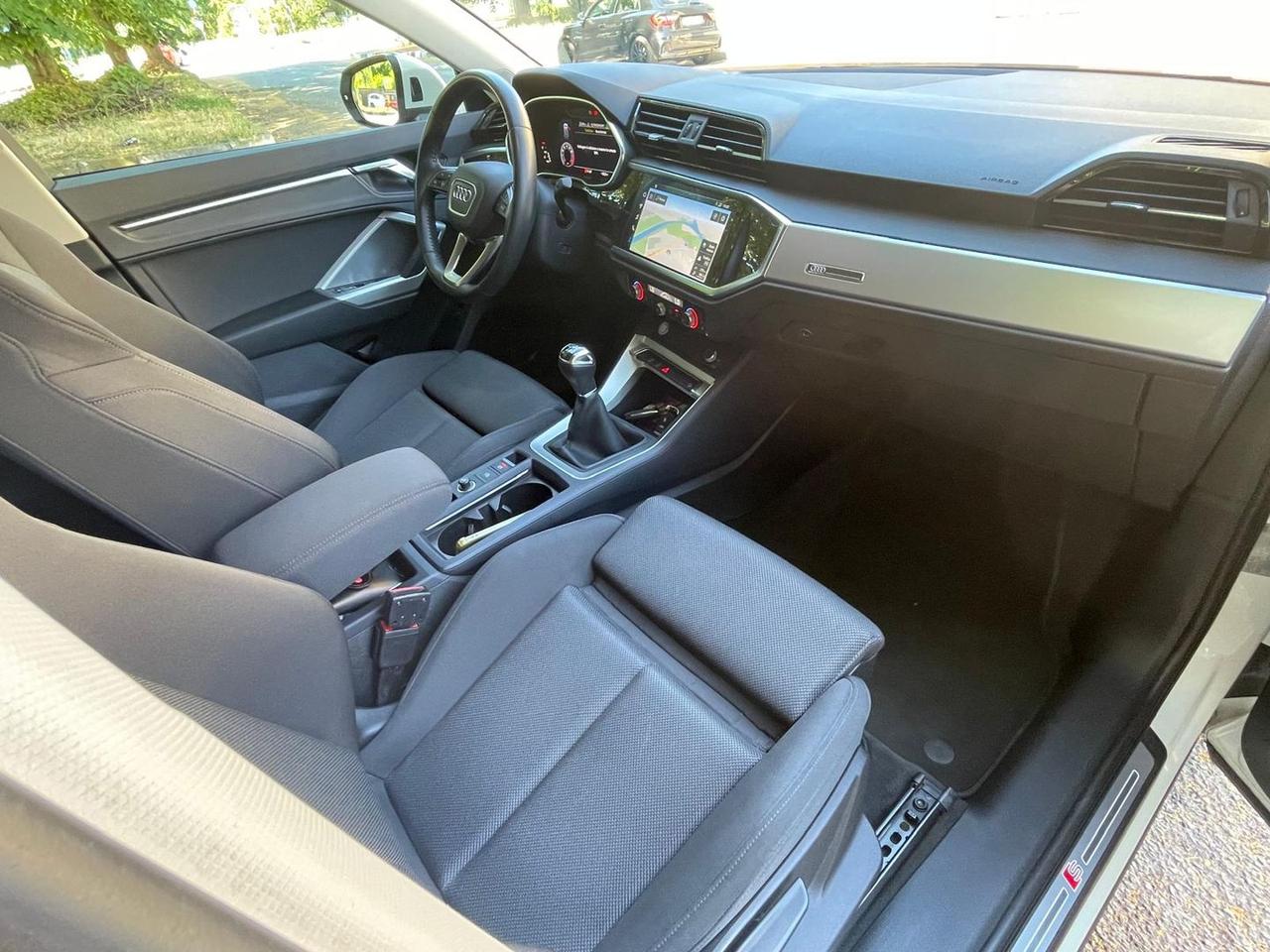 Audi Q3 S Line 1.5 35 TFSI #11556