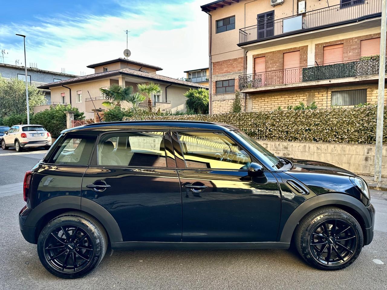 Mini Countryman Total black 1.6 diesel neopatentati