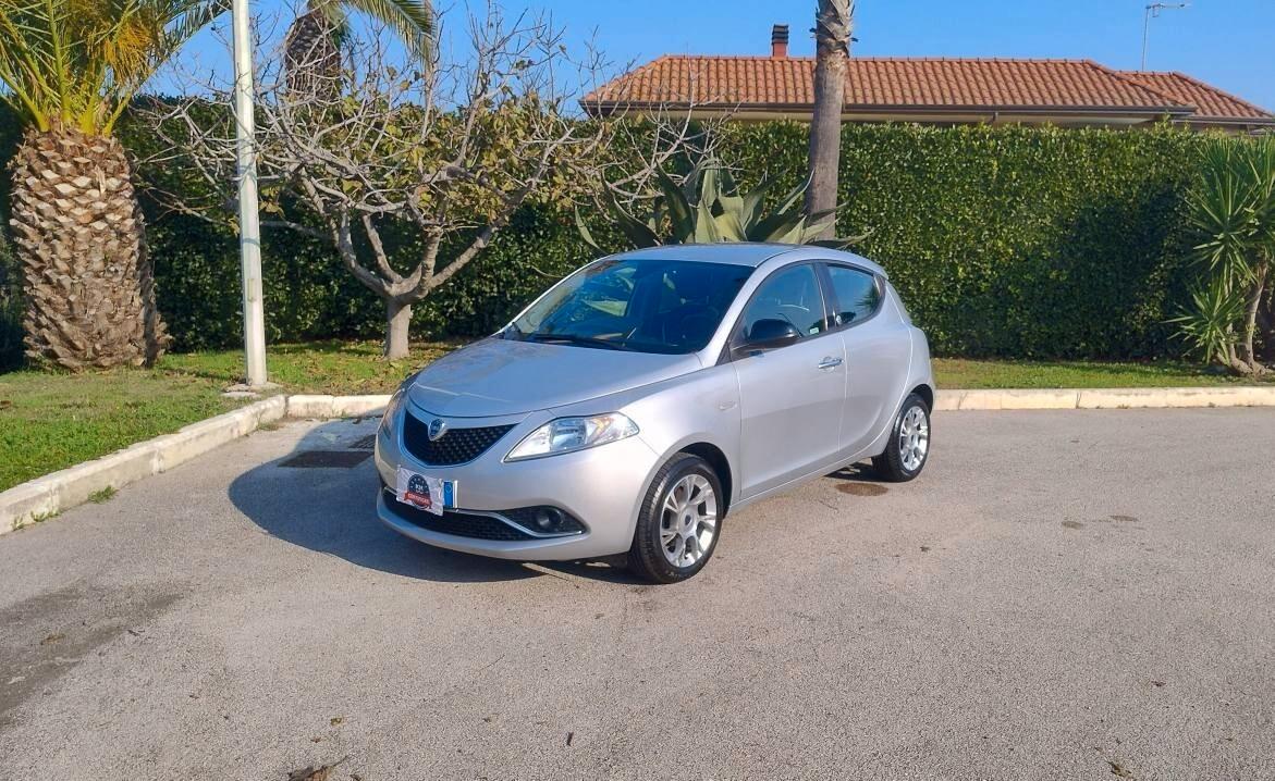 Lancia Ypsilon 1.2 69 CV 5 porte GPL Ecochic Gold