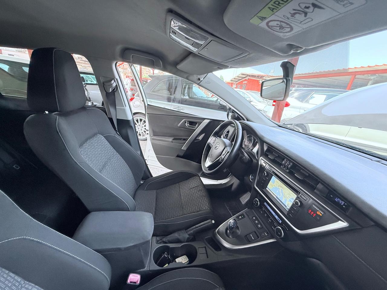 Auris 1.8 Hybrid Lounge-unipro-rate-