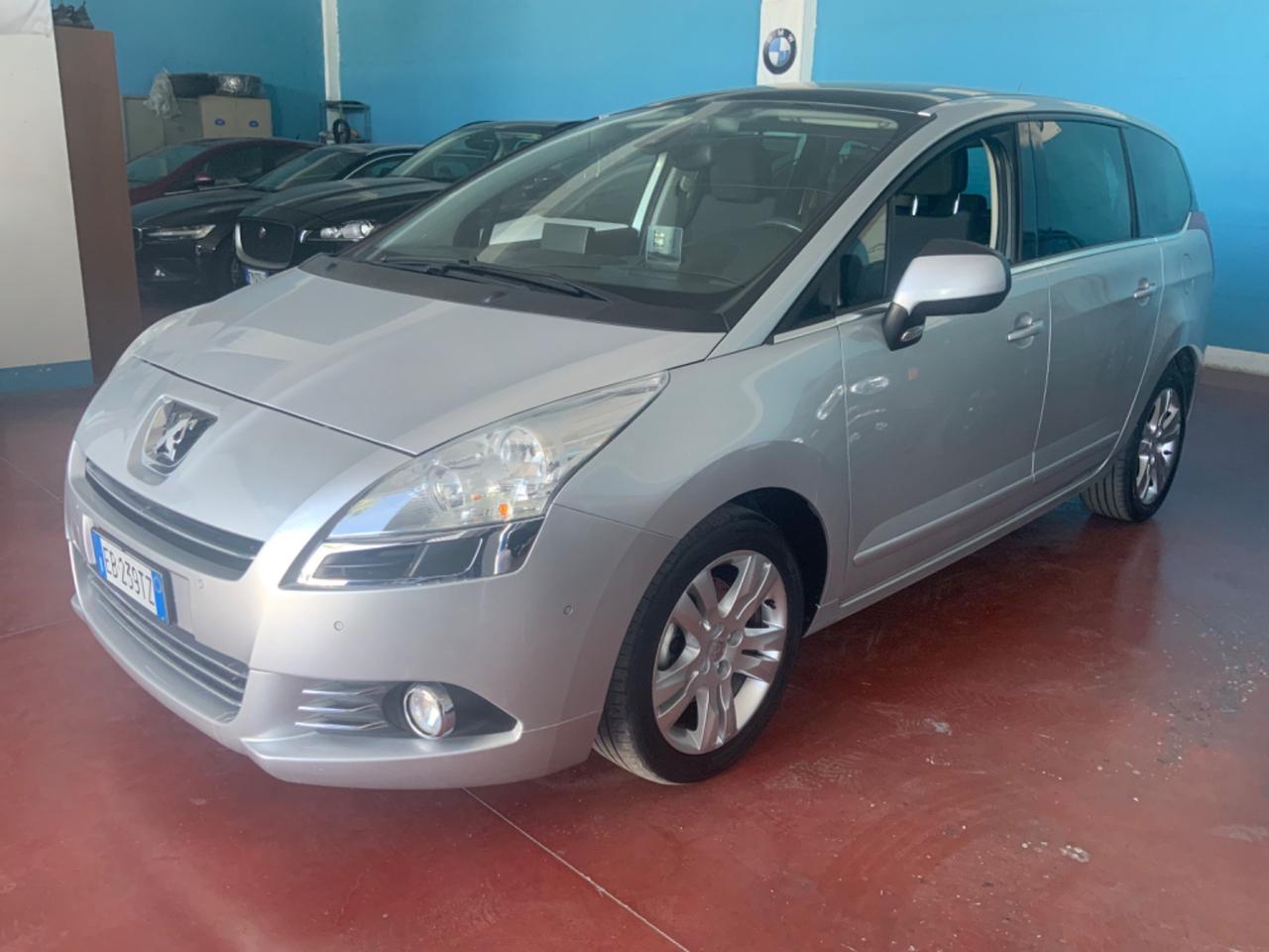 Peugeot 5008 2.0 HDi 150CV Féline