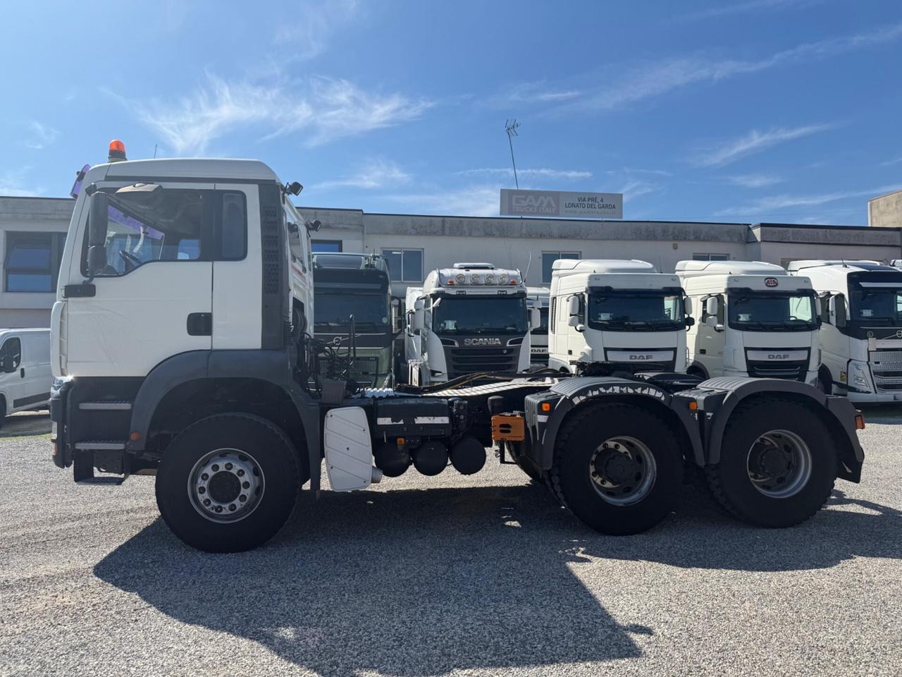 MAN 33.480 TGA trattore mezzo d'opera 6x4 imp.ribaltabile
