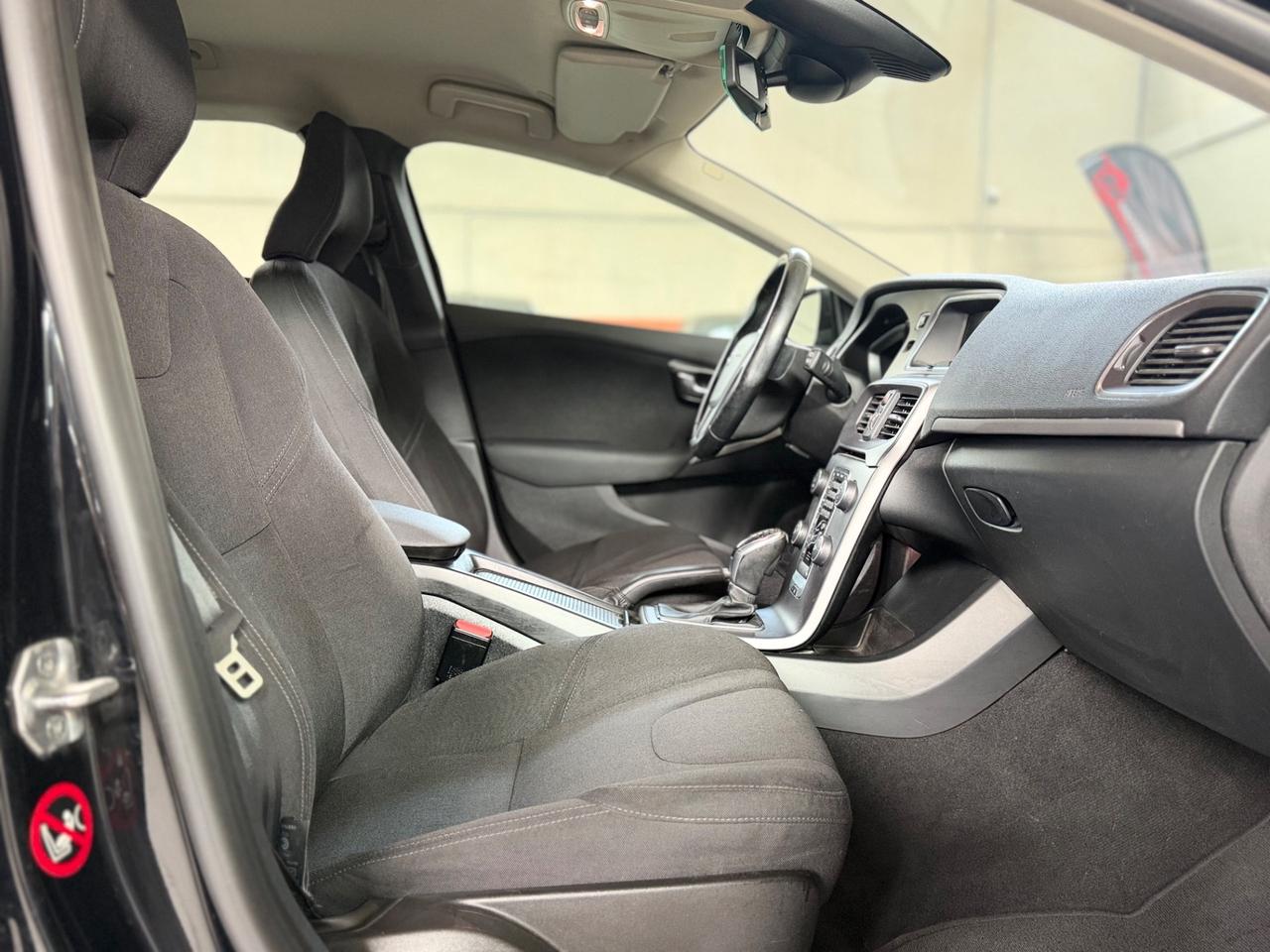 Volvo V40 D2 1.6 Powershift Kinetic NEOPATENTATI