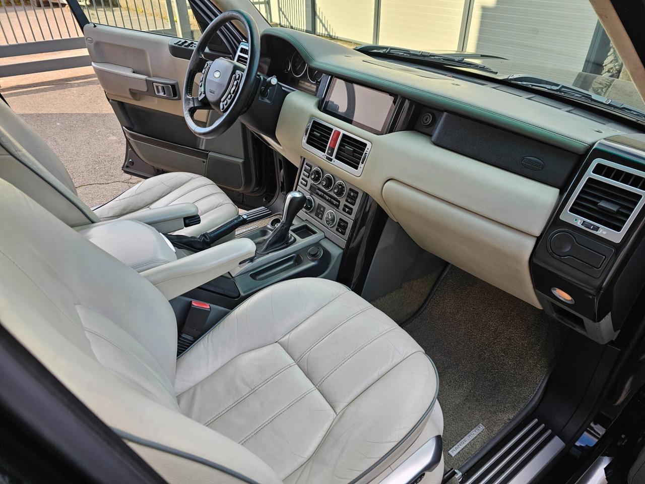Land Rover Altro Vogue