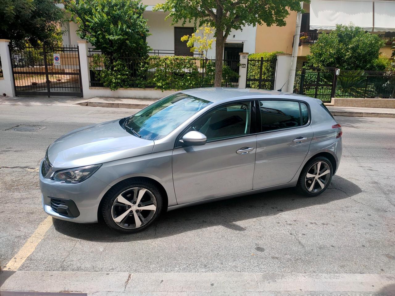 Peugeot 308 BlueHDi 130 S&S Allure