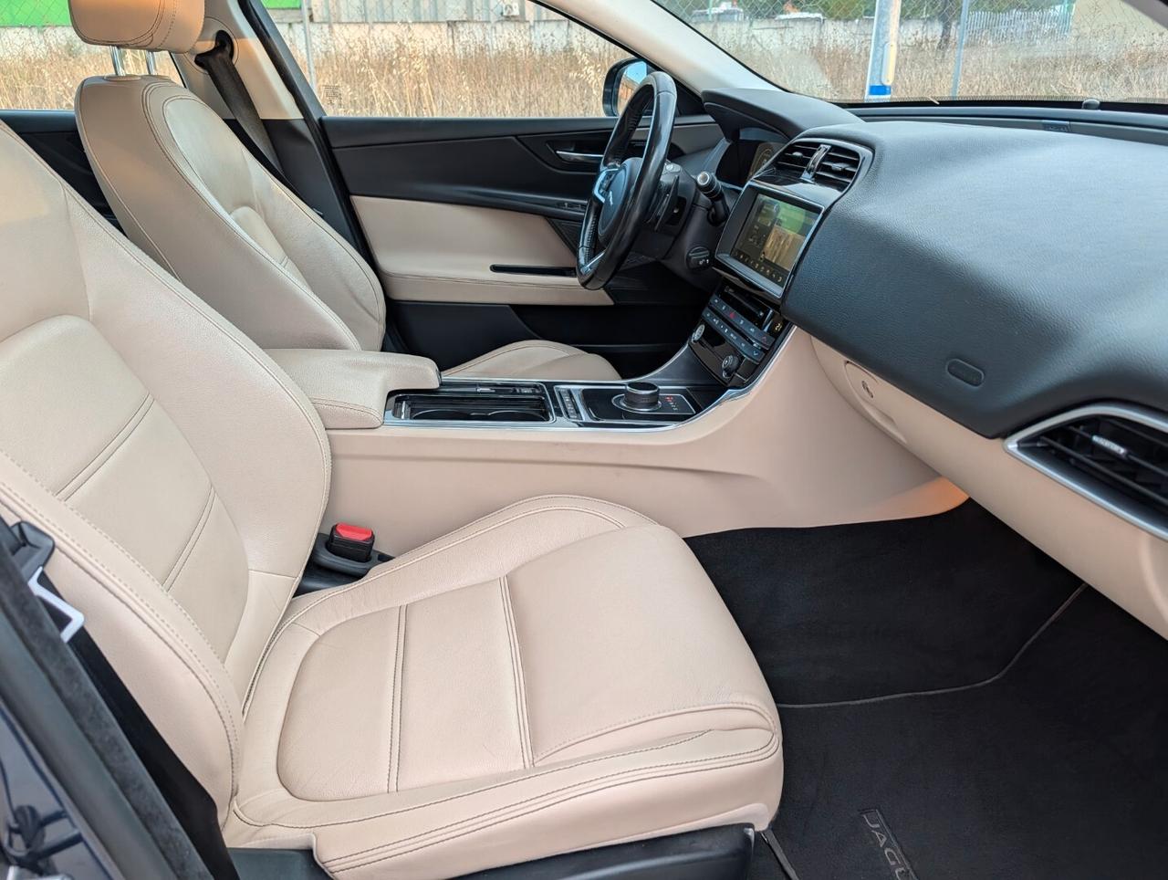 Jaguar XE 2.0 D 180 CV aut. Prestige