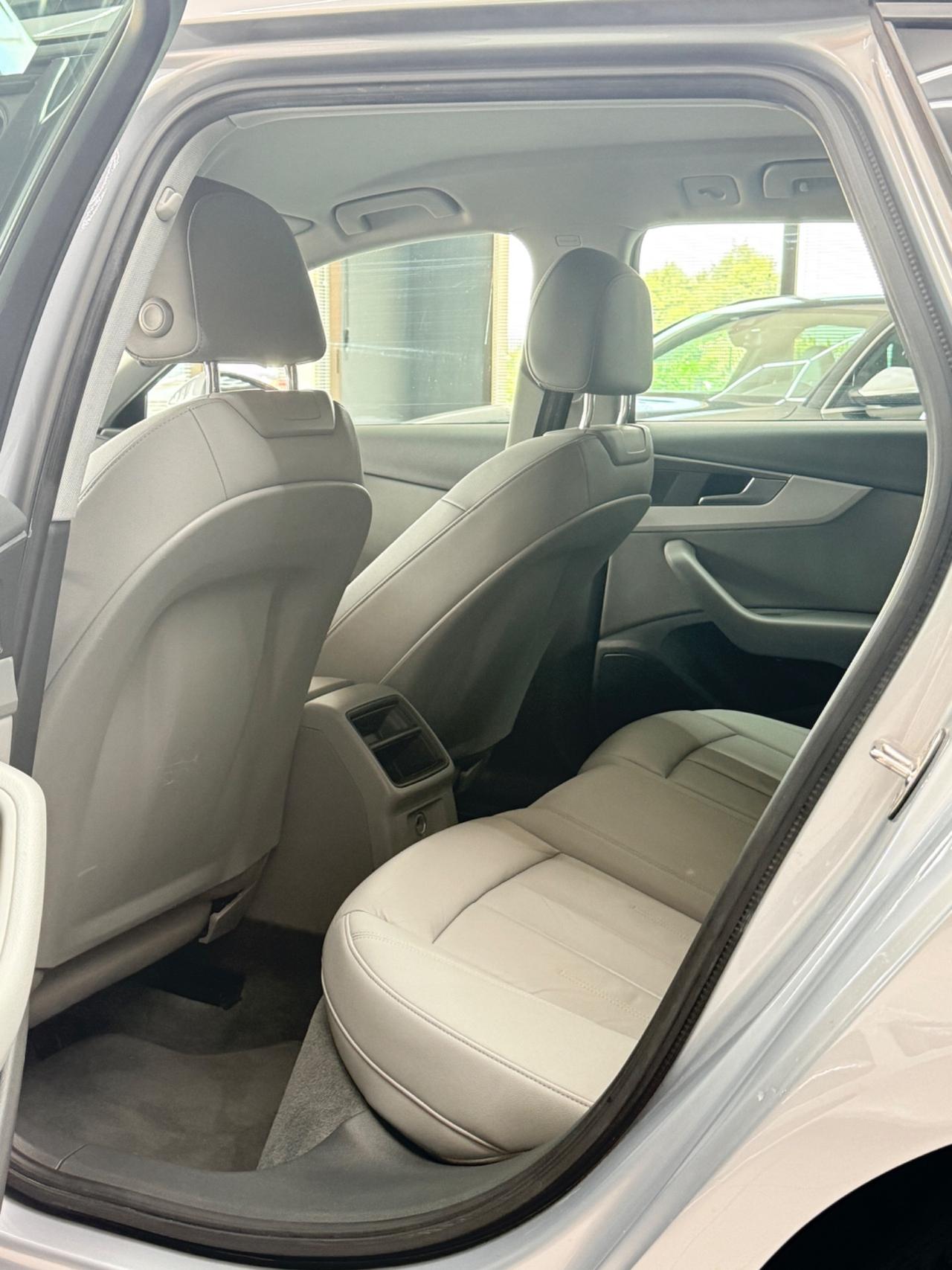 Audi A4 35 TDI/163 CV S tronic line edition