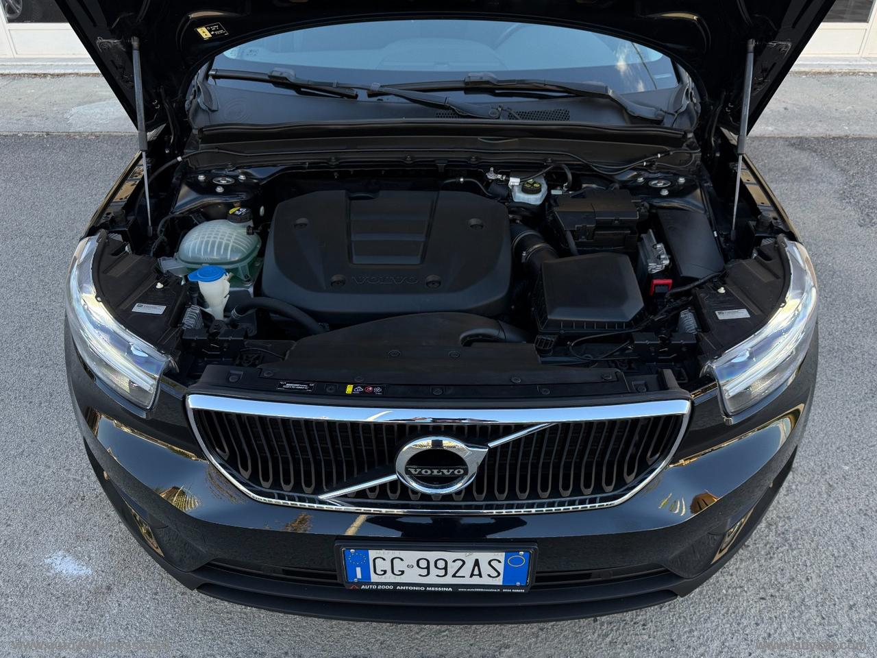 VOLVO XC40 T2 Momentum Core
