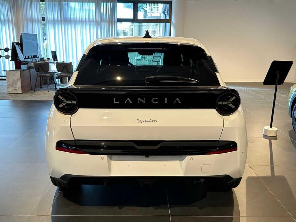 Lancia Ypsilon 1.2 mhev LX e-dct