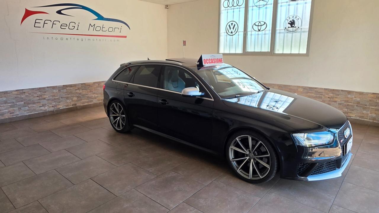 Audi A4 RS 4 Avant 4.2 V8 FSI quattro S tronic