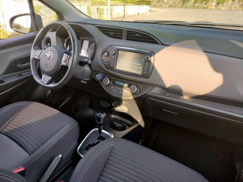 Toyota Yaris Hybrid 1.5 Hybrid business