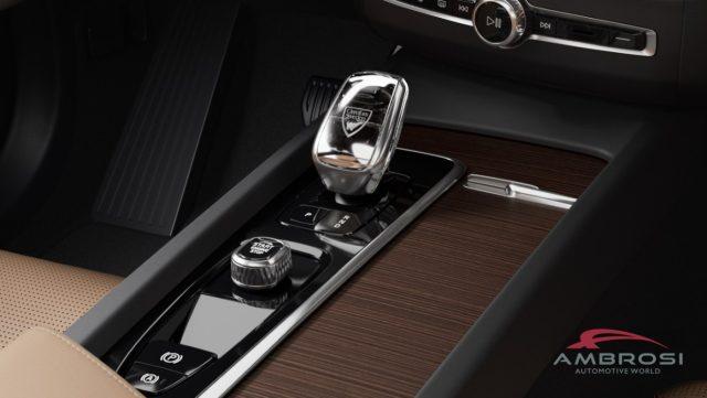 VOLVO XC60 T6 AWD Plug-in hybrid Elettrica/Benzina Ultra Dark