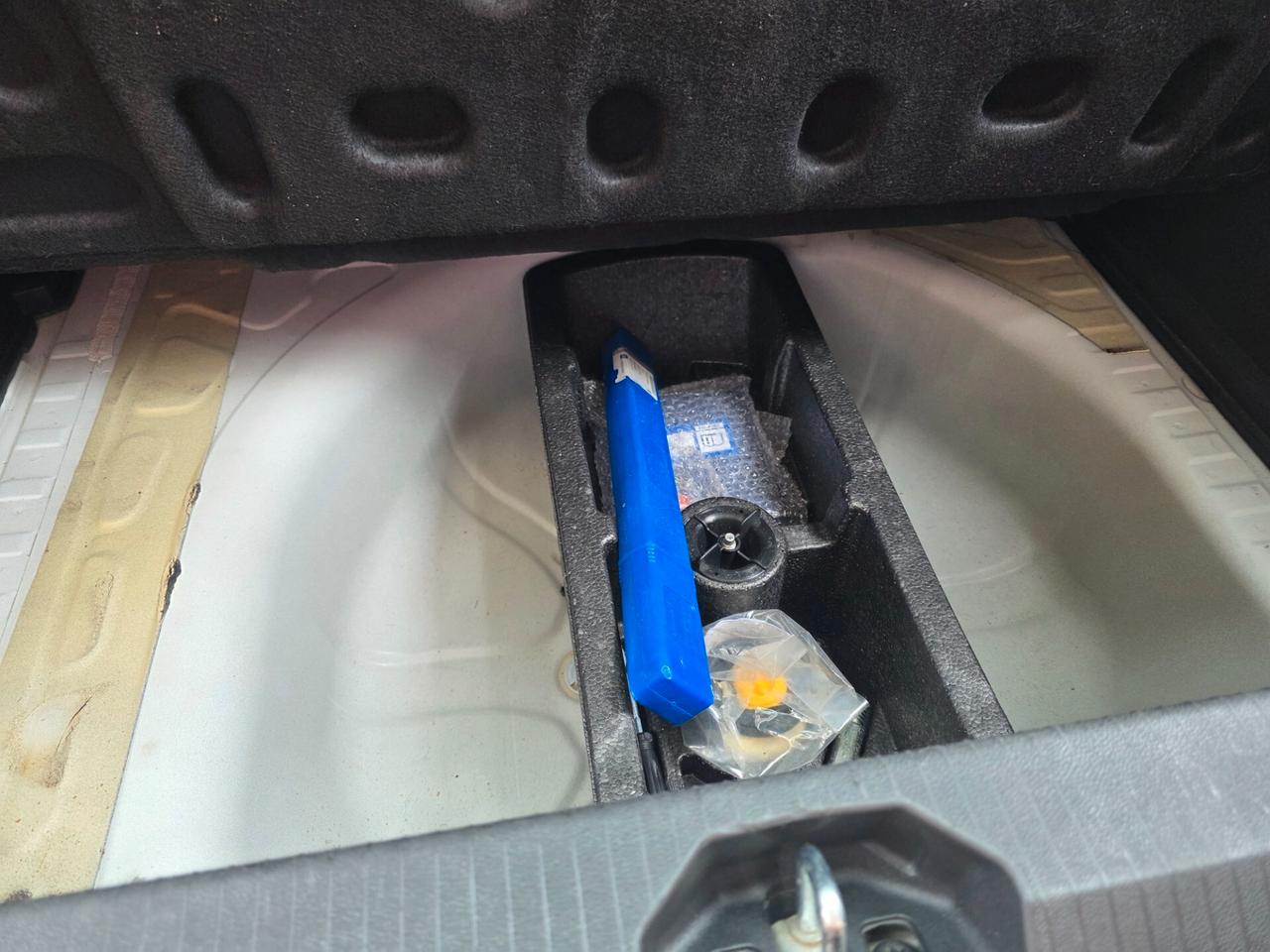 Opel Corsa 1.2 Coupé b-Color