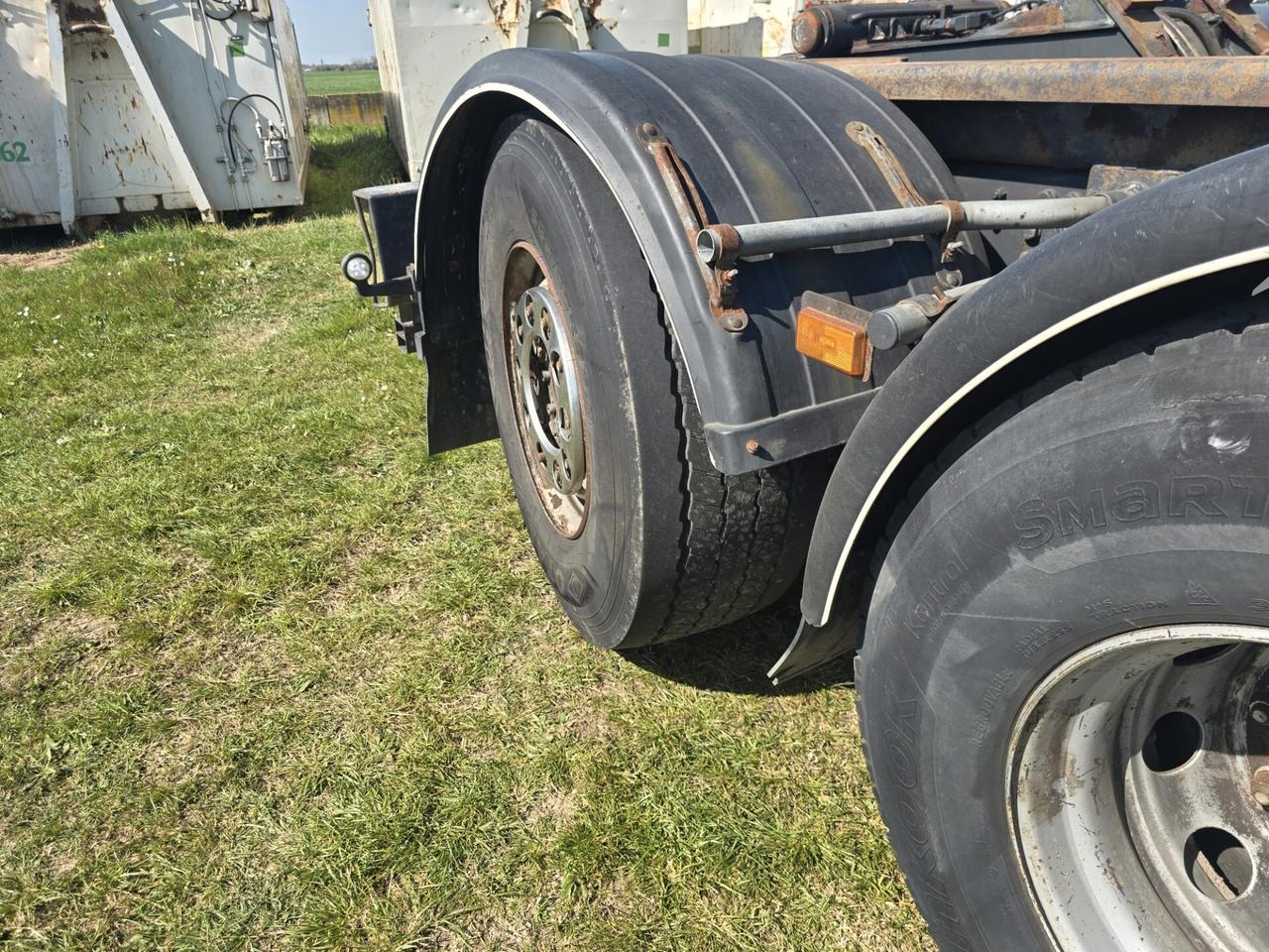 VOLVO SCARRABILE FM4006X2R