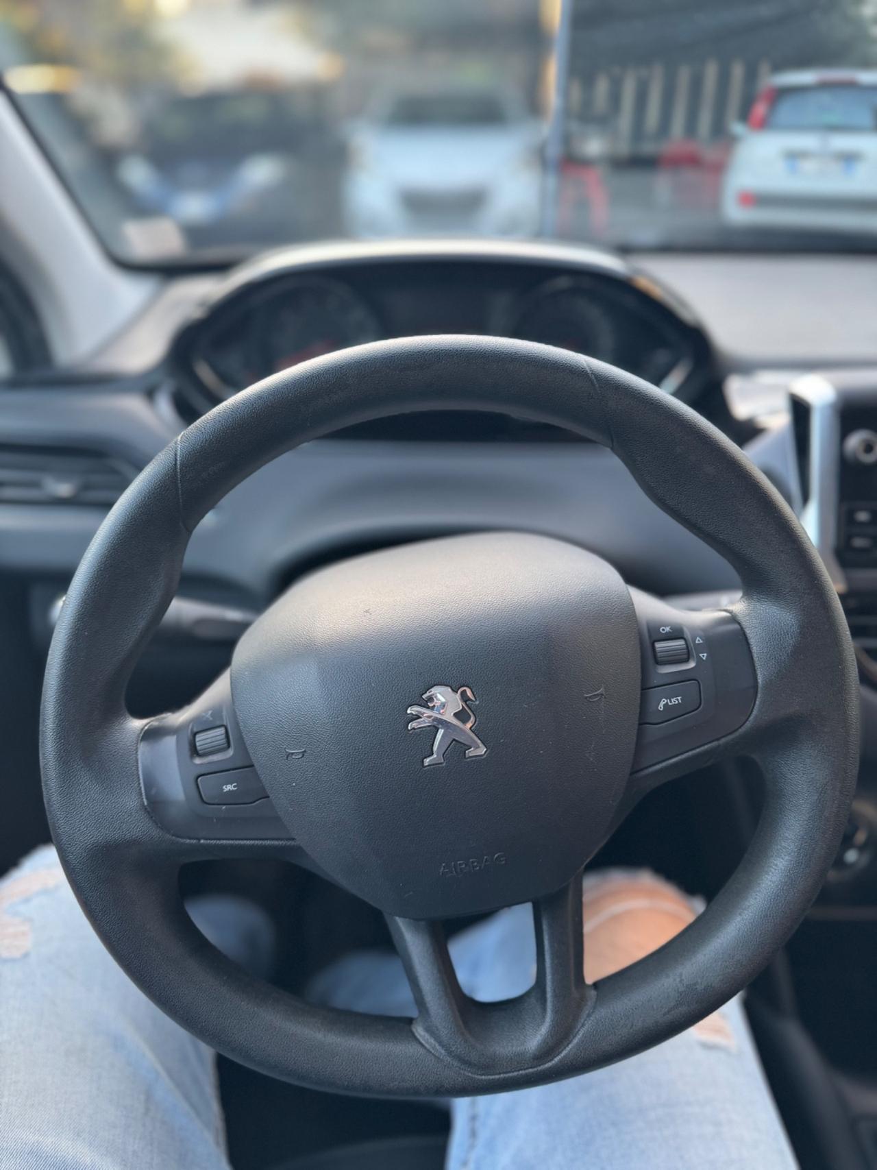 Peugeot 208 PureTech 82 5 porte Allure