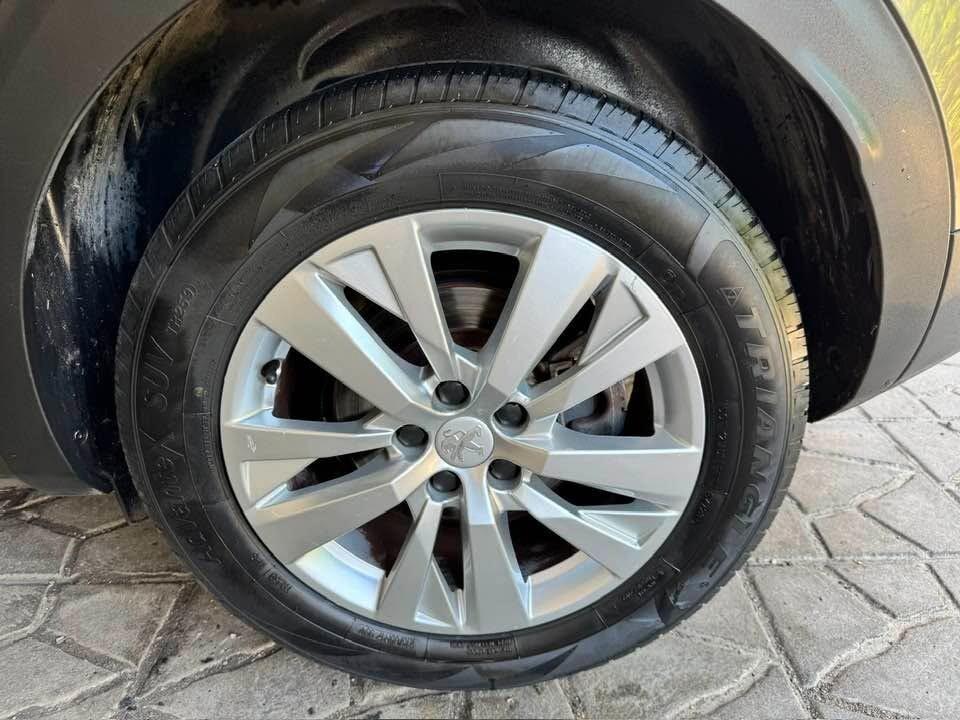 Peugeot 3008 BlueHDi 130 S&S EAT8 Business