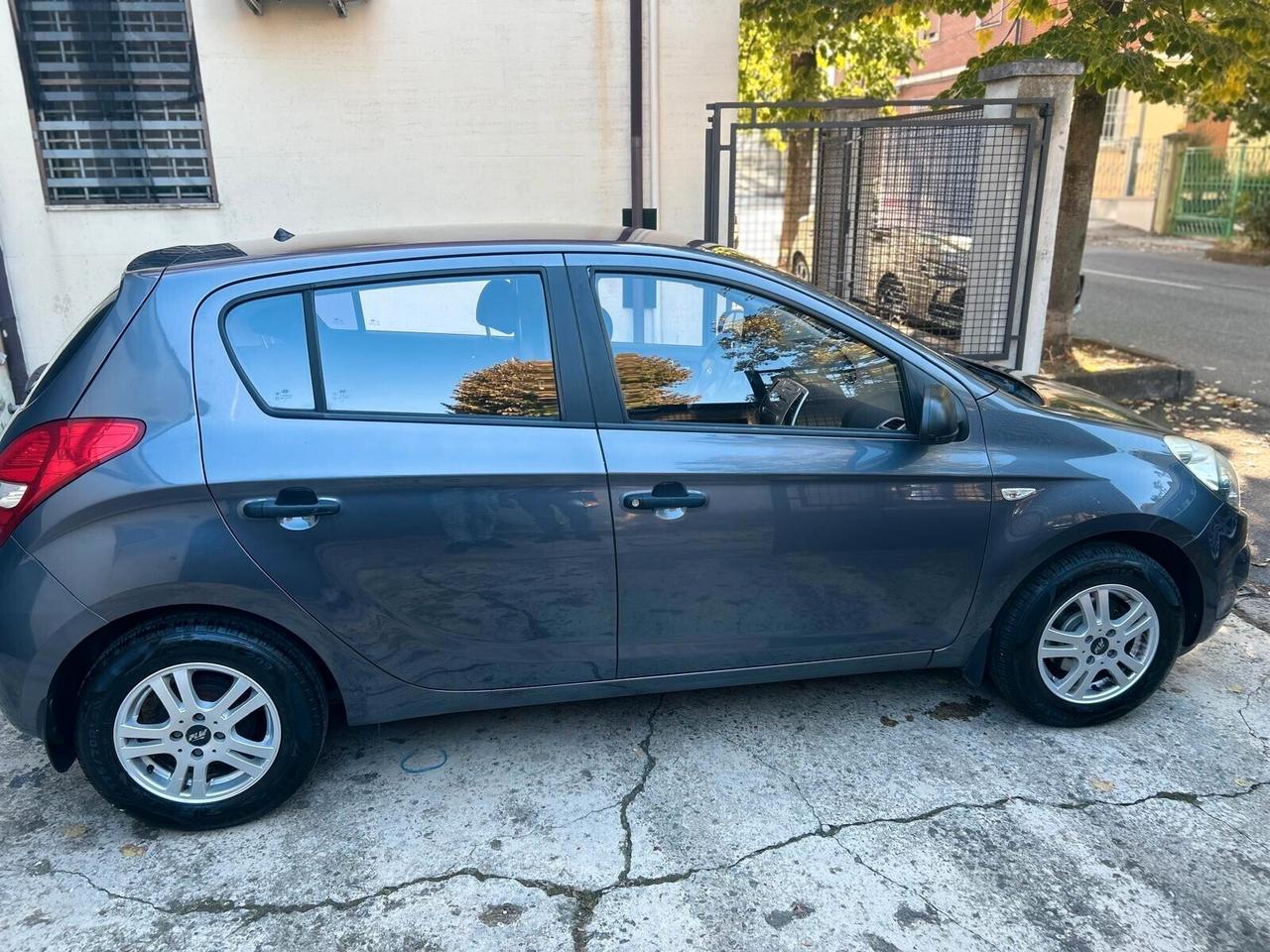 Hyundai i20 1.2 MPI MT Connectline